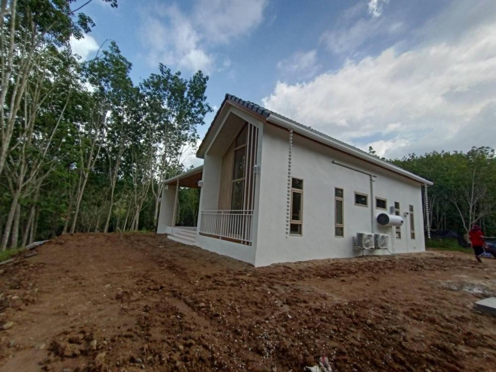 บ้านนอร์ดิก มินิมอล ท่ามกลางสวนยาง งบประมาณ 1.8 - 2 ล้านบาท