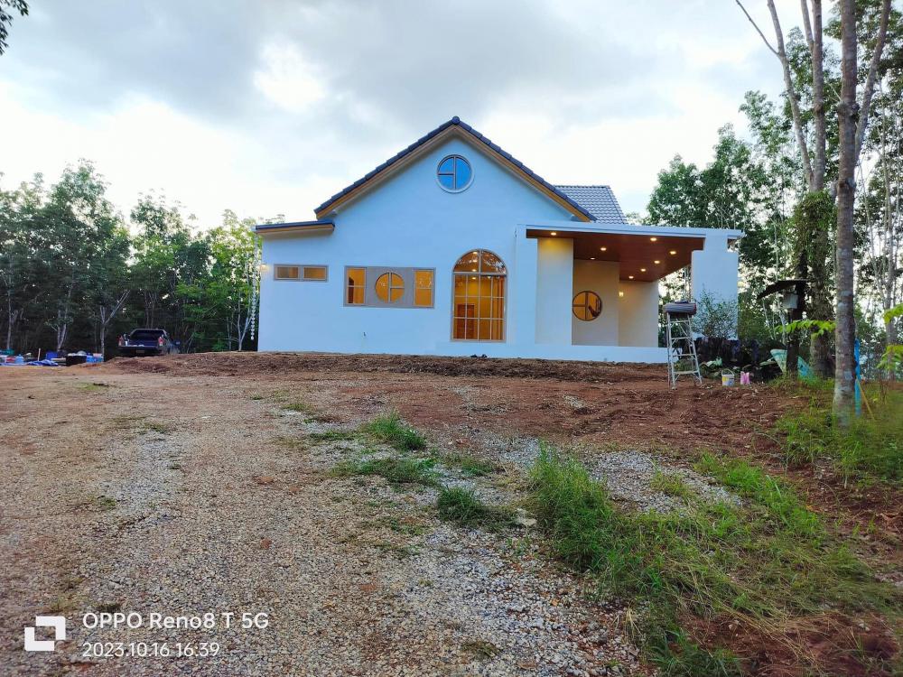 บ้านนอร์ดิก มินิมอล ท่ามกลางสวนยาง งบประมาณ 1.8 - 2 ล้านบาท