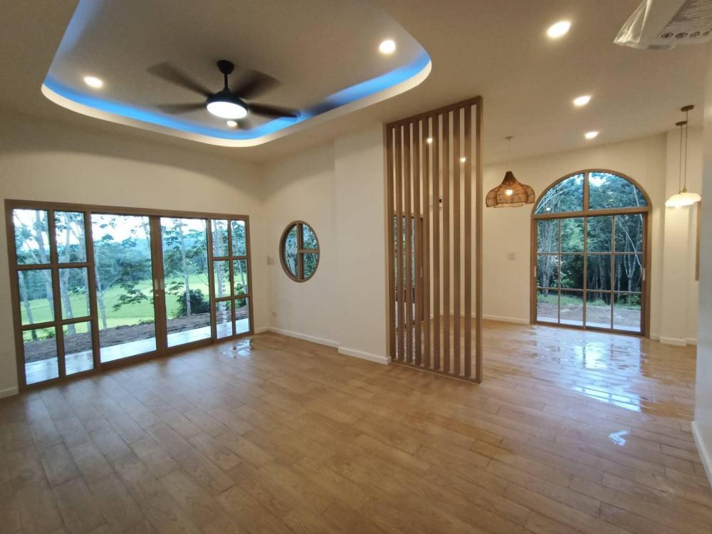 บ้านนอร์ดิก มินิมอล ท่ามกลางสวนยาง งบประมาณ 1.8 - 2 ล้านบาท