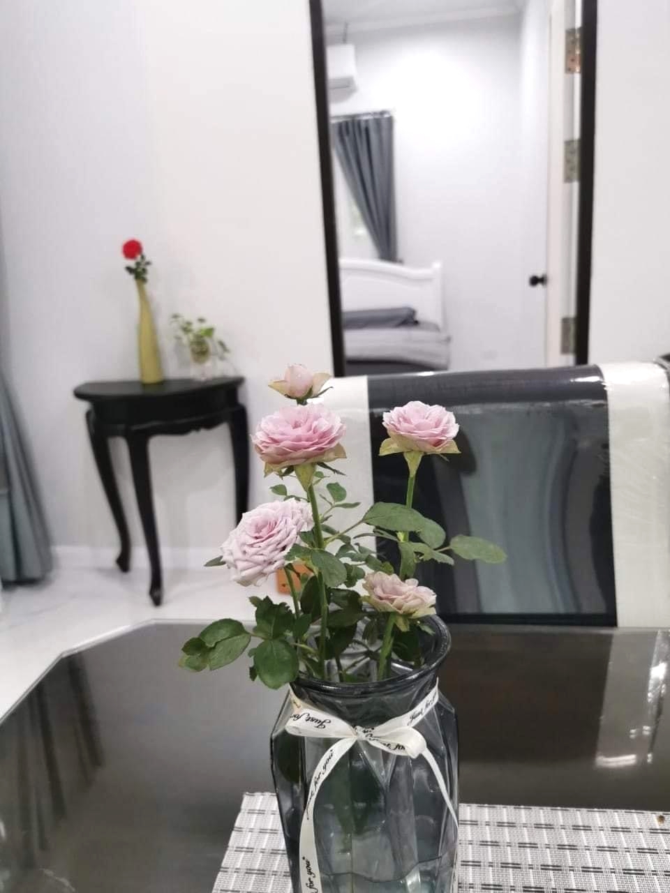 แบบบ้านมินิมอลมูจิ 2 ห้องนอน 1 ห้องน้ำ พื้นที่ 42 ตร.ม. หลังเล็กๆกะทัดรัด