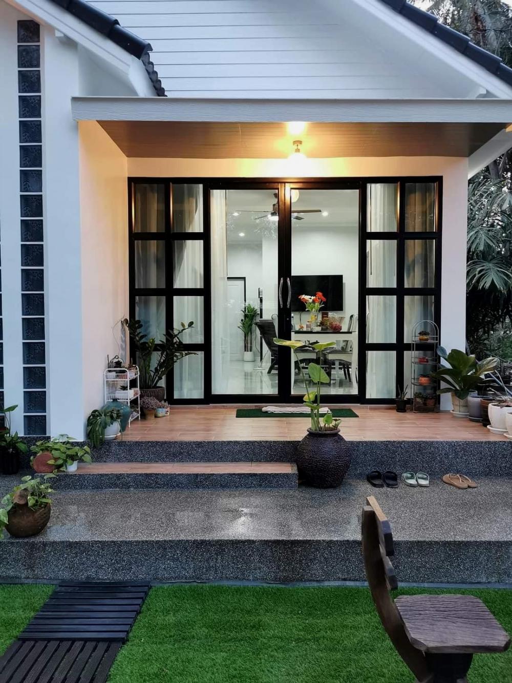 แบบบ้านมินิมอลมูจิ 2 ห้องนอน 1 ห้องน้ำ พื้นที่ 42 ตร.ม. หลังเล็กๆกะทัดรัด