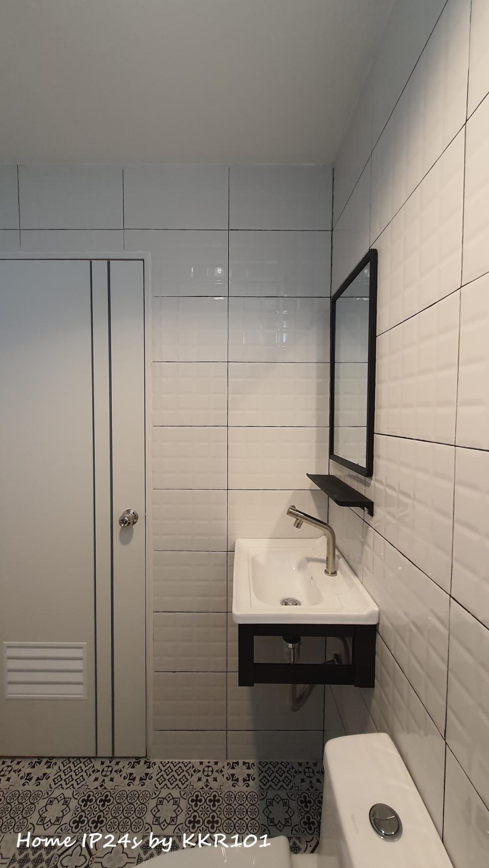 บ้านน็อคดาวน์ทรงโมเดิร์นขนาด 2 ห้องนอน 1 ห้องน้ำ 1 ห้องรับแขก งบ 4.99 แสนบาท