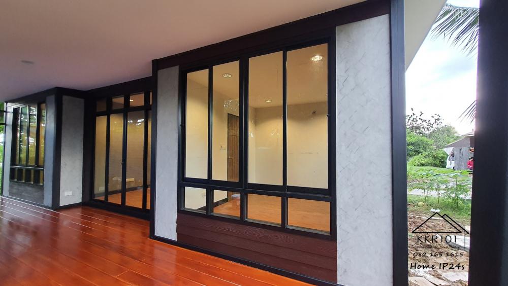 บ้านน็อคดาวน์ทรงโมเดิร์นขนาด 2 ห้องนอน 1 ห้องน้ำ 1 ห้องรับแขก งบ 4.99 แสนบาท