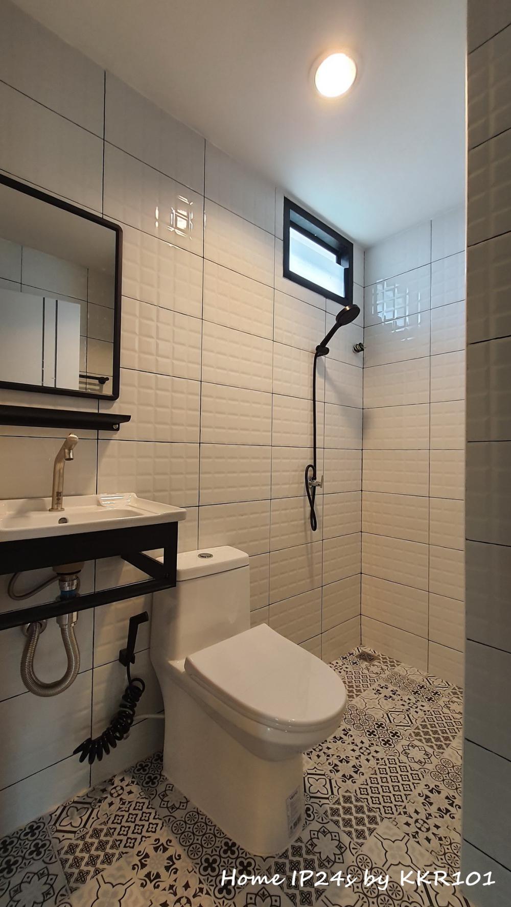 บ้านน็อคดาวน์ทรงโมเดิร์นขนาด 2 ห้องนอน 1 ห้องน้ำ 1 ห้องรับแขก งบ 4.99 แสนบาท