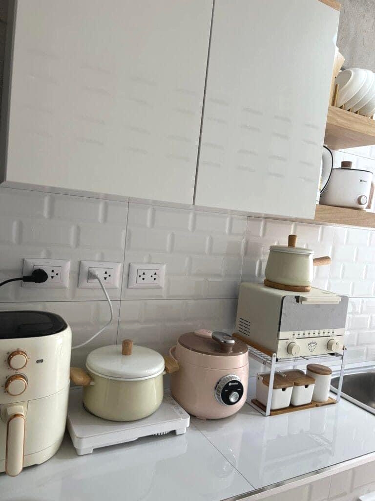 บ้านหลังเล็กสไตล์มินิมอล 1 ห้องนอน พื้นที่ 48 ตร.ม. งบก่อนสร้าง 2.5 แสนบาท