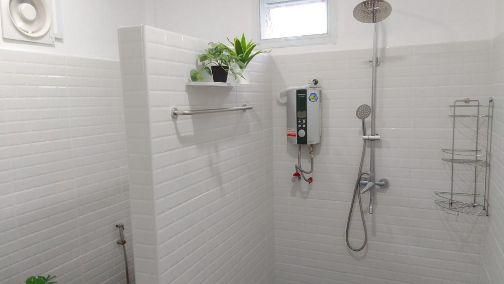 บ้านทรงกล่อง 4 ห้องนอน งบ 5.7 แสนบาท