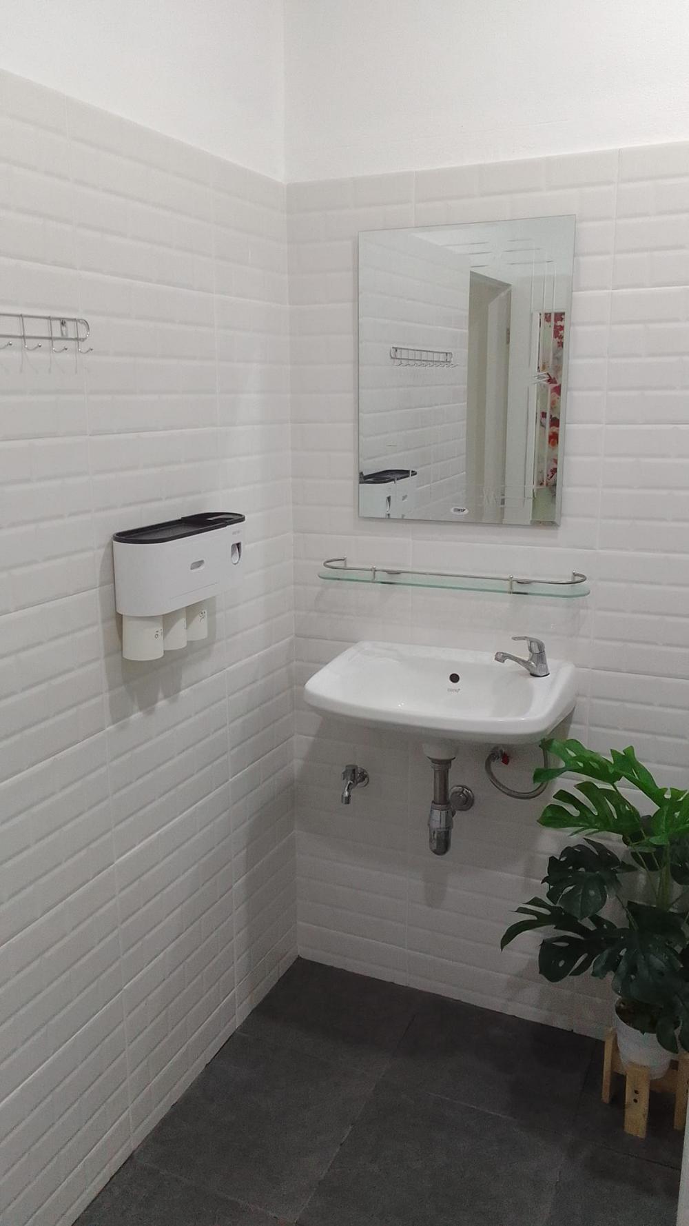 บ้านทรงกล่อง 4 ห้องนอน งบ 5.7 แสนบาท