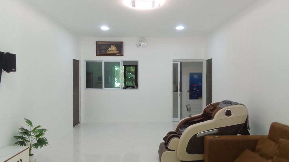 บ้านทรงกล่อง 4 ห้องนอน งบ 5.7 แสนบาท