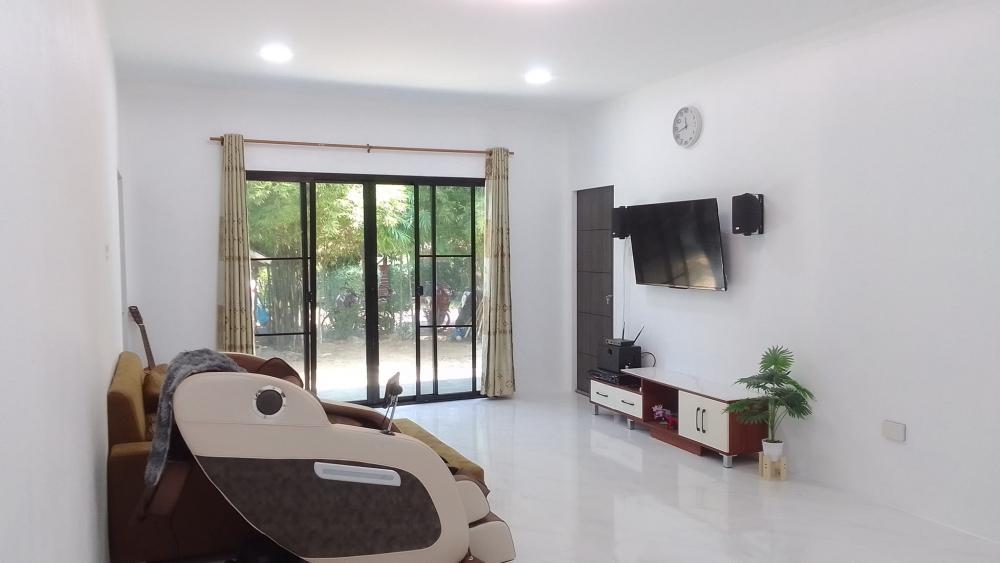 บ้านทรงกล่อง 4 ห้องนอน งบ 5.7 แสนบาท