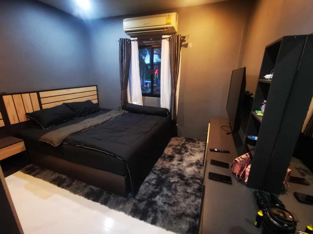 บ้านทรงกล่อง 4 ห้องนอน งบ 5.7 แสนบาท