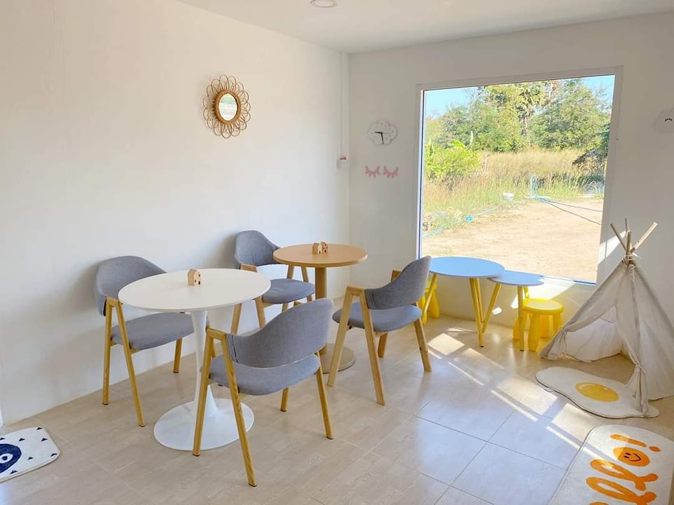 ไอเดียคาเฟ่มินิมอลอบอุ่นโทนขาว