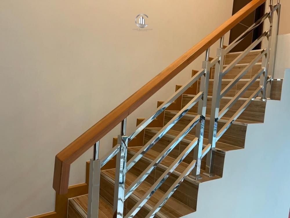 สไตล์โมเดิร์นบ้านพักอาศัย 1 ชั้นครึ่ง 3 ห้องนอน 3 ห้องน้ำ