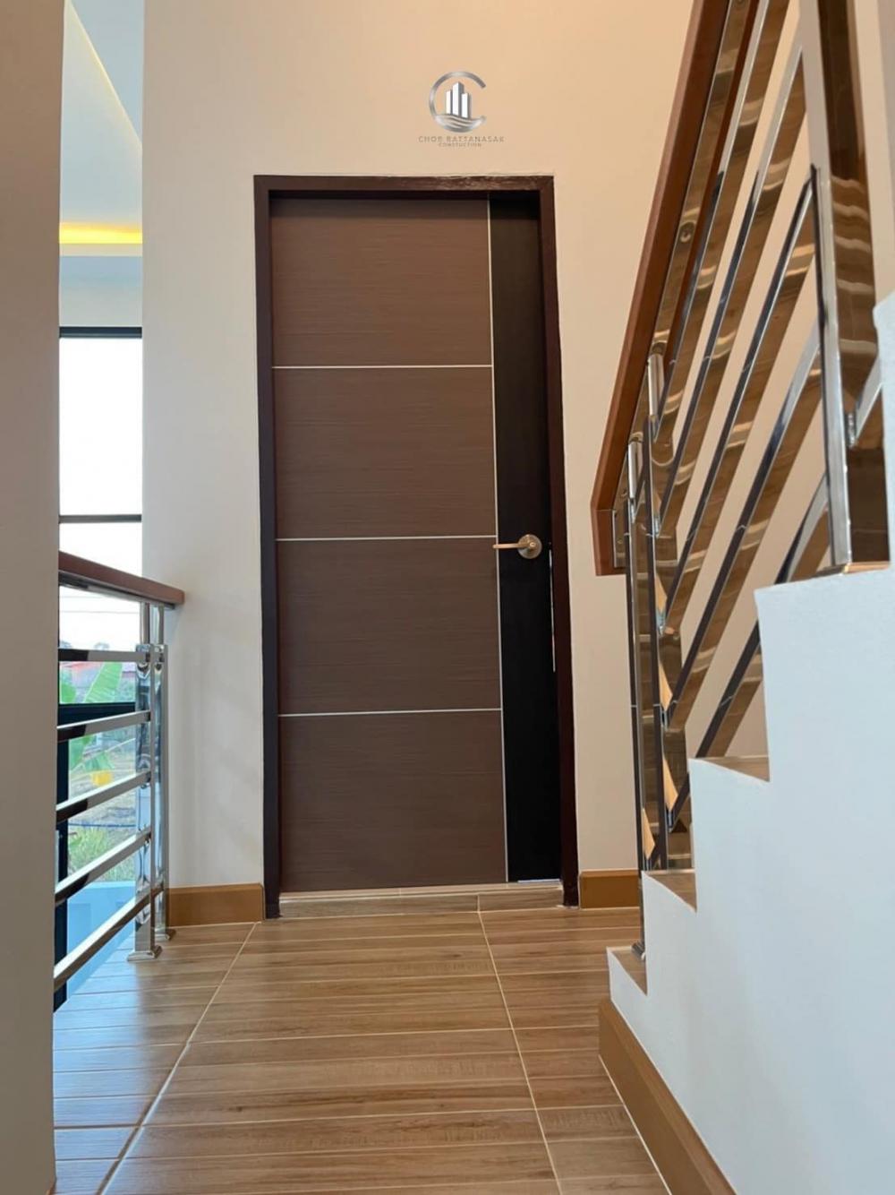 สไตล์โมเดิร์นบ้านพักอาศัย 1 ชั้นครึ่ง 3 ห้องนอน 3 ห้องน้ำ