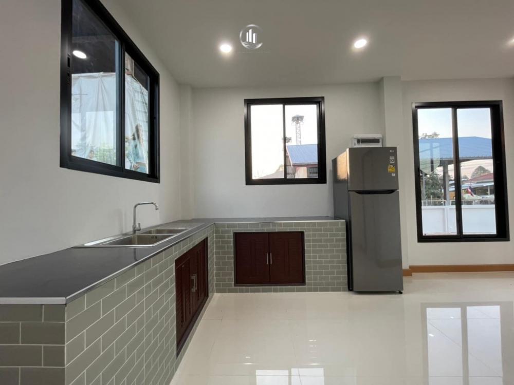 สไตล์โมเดิร์นบ้านพักอาศัย 1 ชั้นครึ่ง 3 ห้องนอน 3 ห้องน้ำ