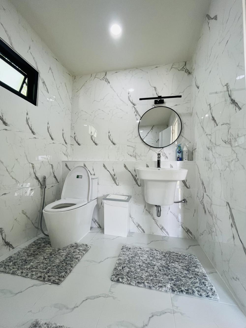 บ้านพักอาศัยสไลต์มินิมอลโทนขาว งบประมาณ 5.5 แสนบาท