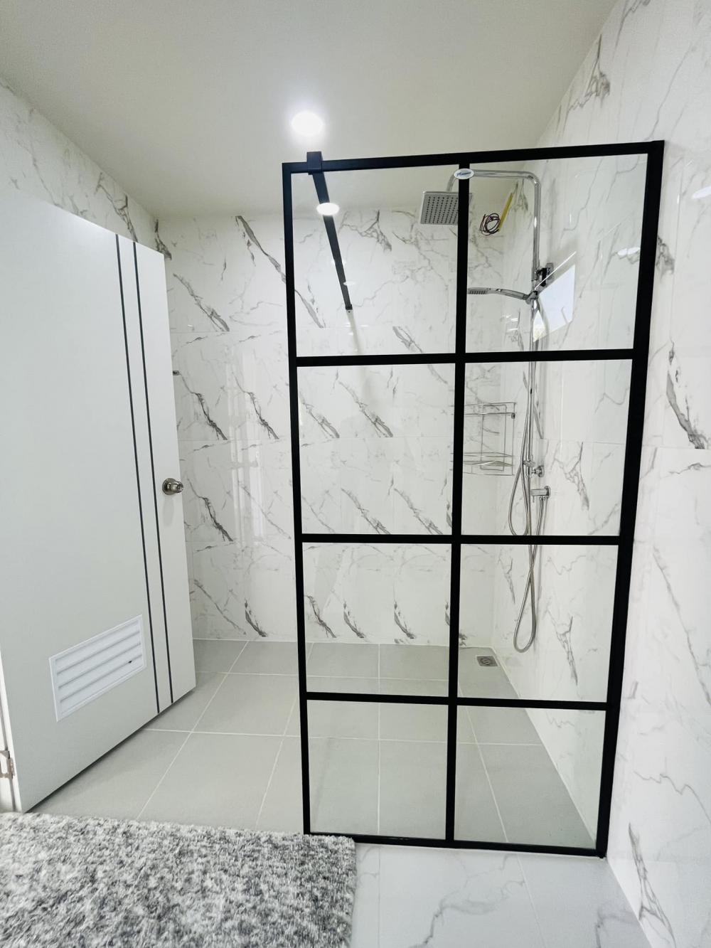 บ้านพักอาศัยสไลต์มินิมอลโทนขาว งบประมาณ 5.5 แสนบาท