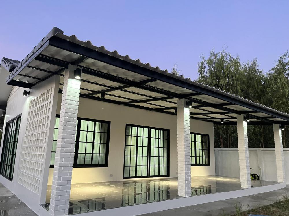 บ้านพักอาศัยสไลต์มินิมอลโทนขาว งบประมาณ 5.5 แสนบาท