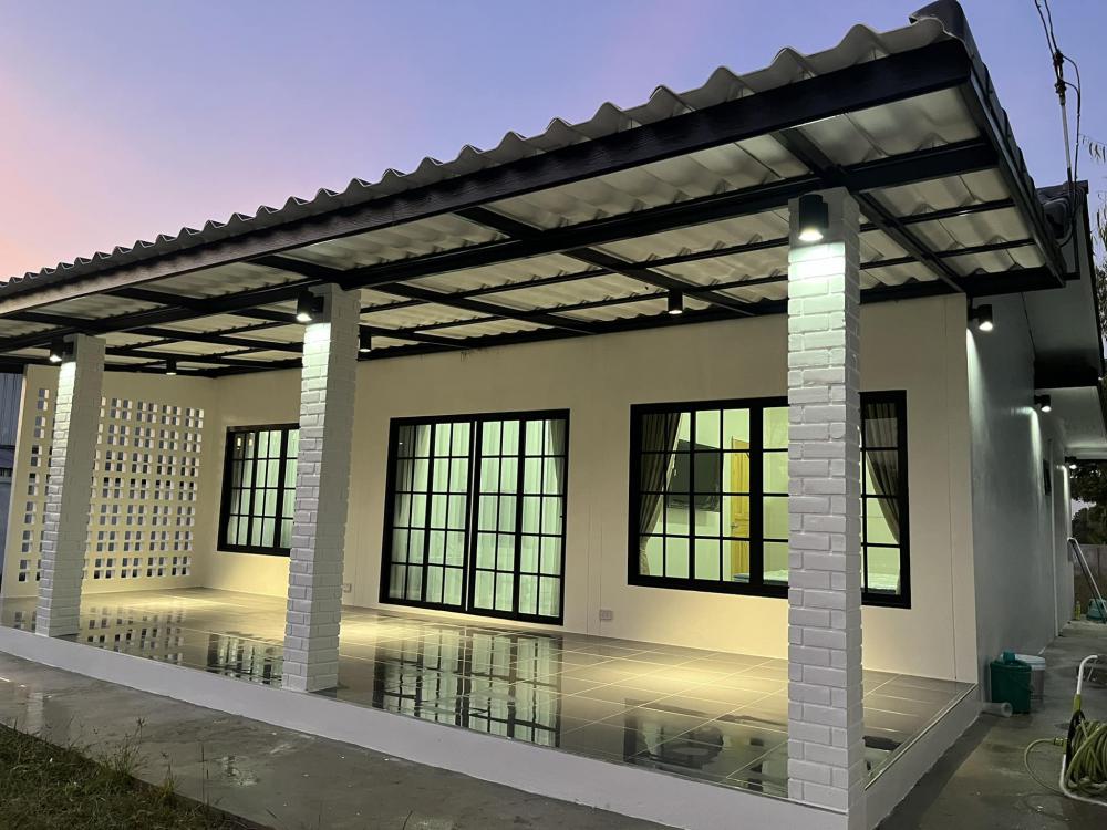 บ้านพักอาศัยสไลต์มินิมอลโทนขาว งบประมาณ 5.5 แสนบาท