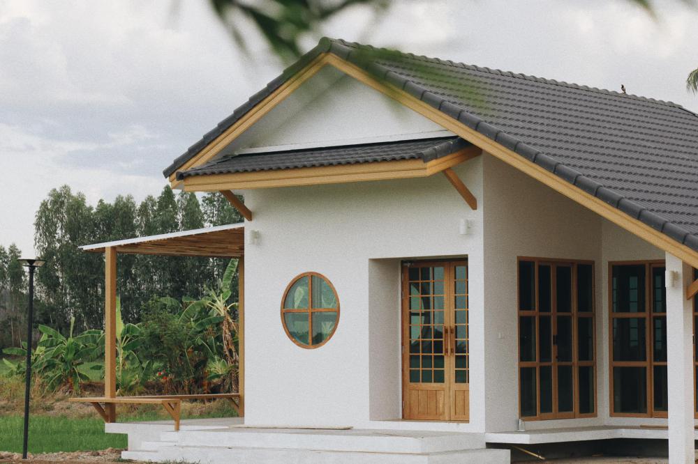 บ้าน และร้านกาแฟ ชั้นเดียว 2 หลัง