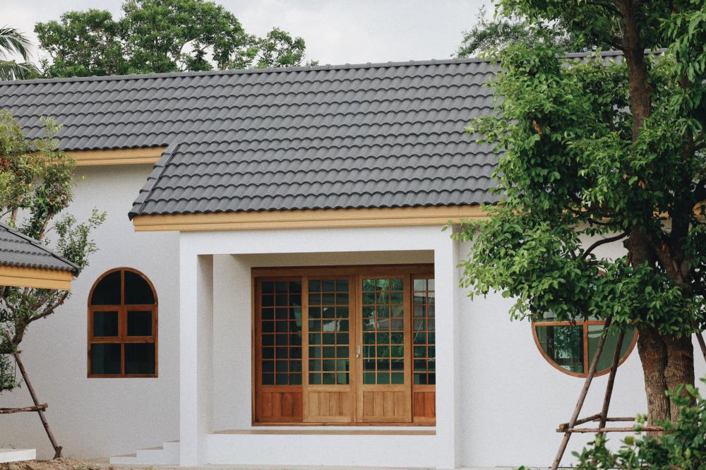 บ้าน และร้านกาแฟ ชั้นเดียว 2 หลัง