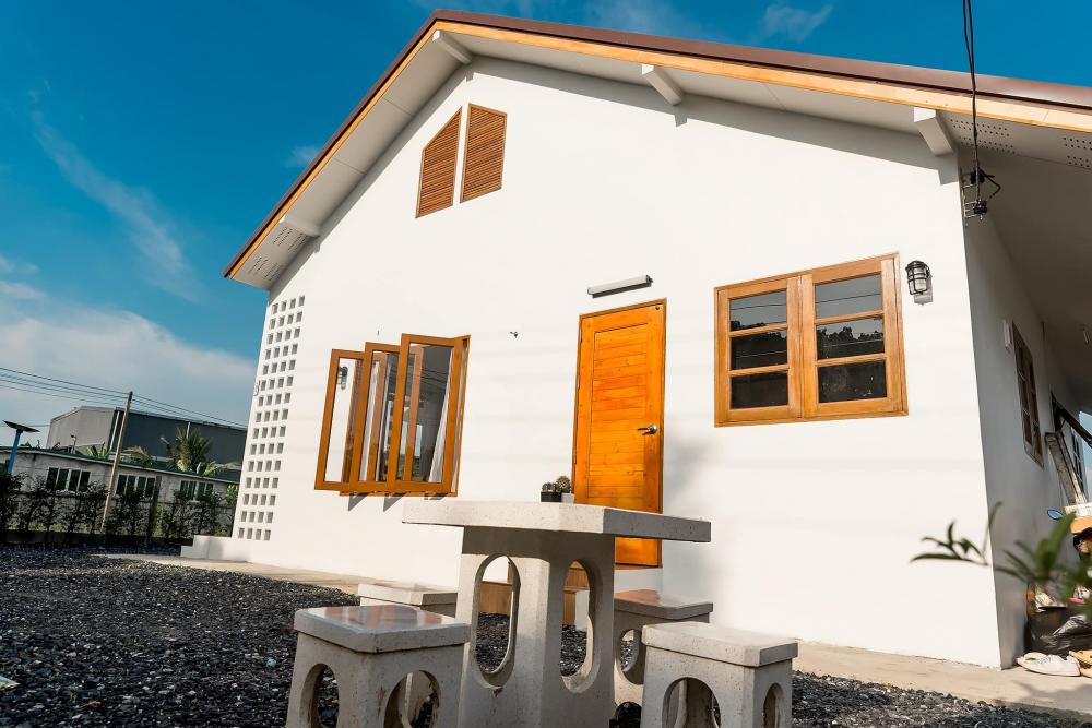 บ้านสไตล์มินิมอล ขนาด 2 ห้องนอน 2 ห้องน้ำ ด้วยงบ 1.1 ล้านบาท 