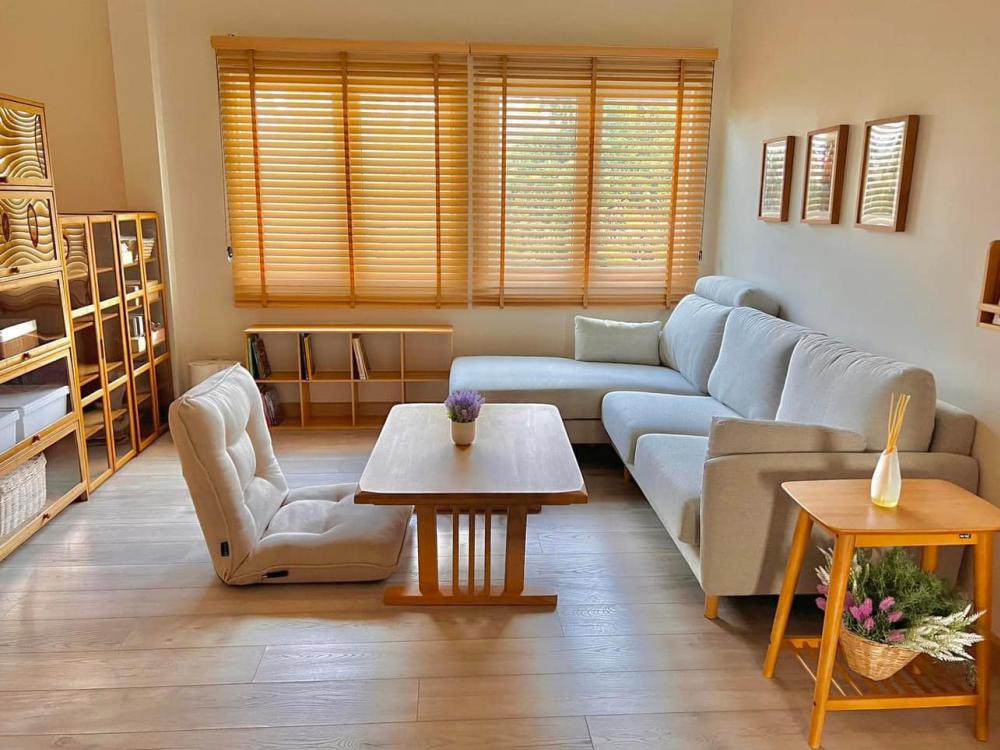 รีวิวบ้าน บ้านสองชั้นทรงปั้นหยา ภายในตกแต่งสไตล์มินิมอล