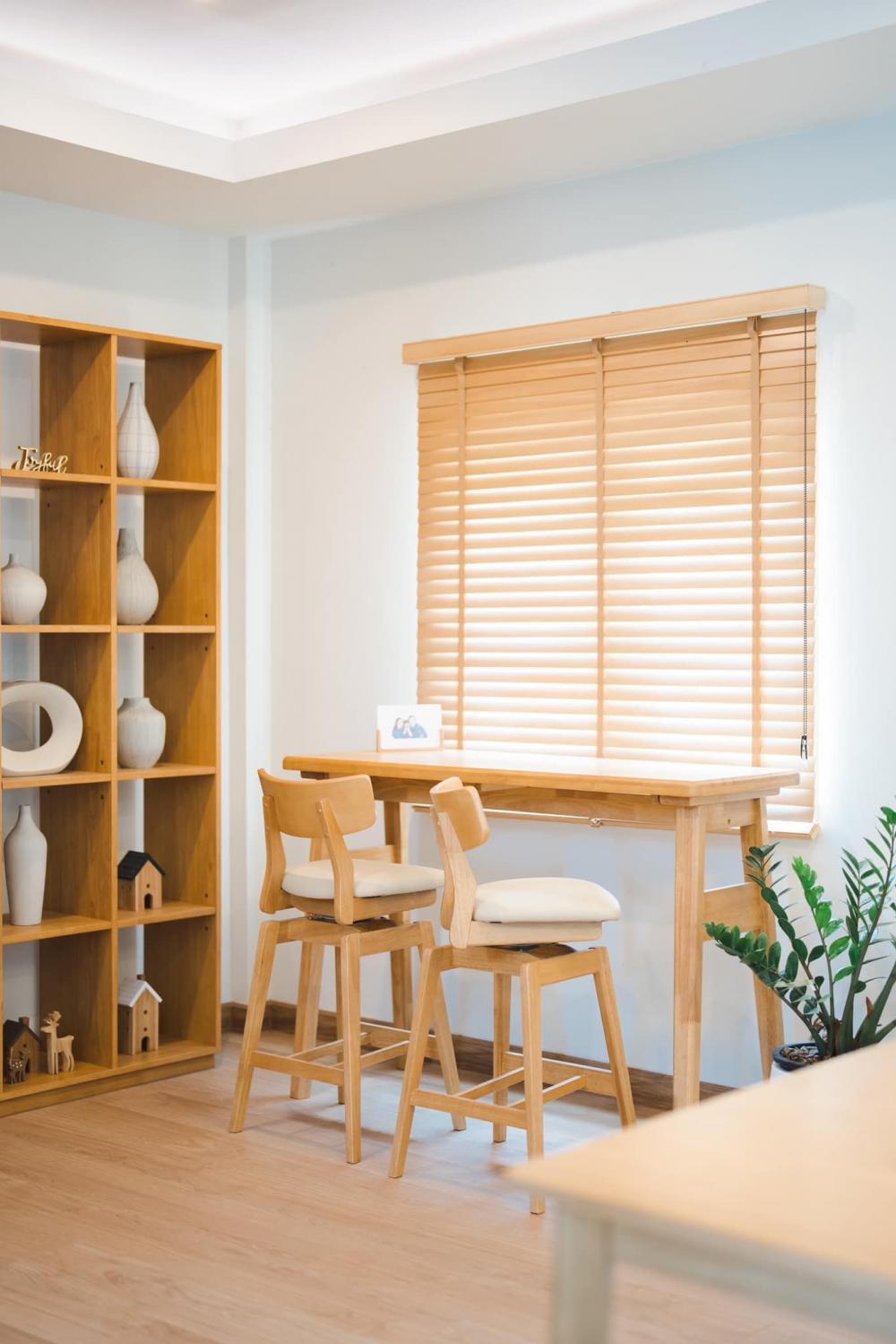 รีวิวบ้าน บ้านสองชั้นทรงปั้นหยา ภายในตกแต่งสไตล์มินิมอล