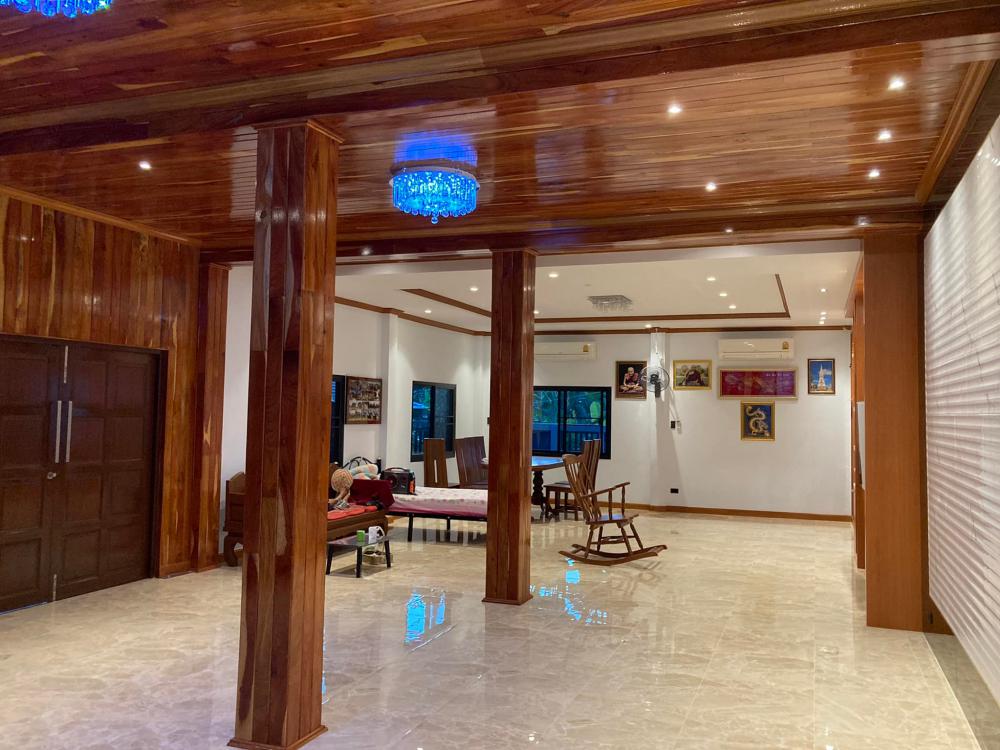 รีโนเวทบ้านไม้ งบ 2.5 ล้าน