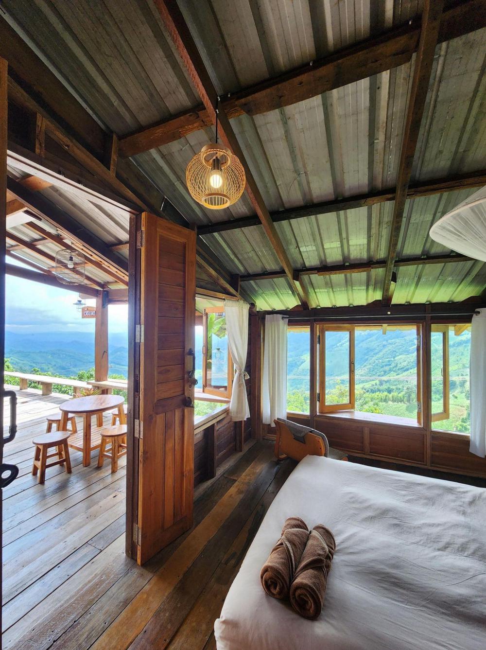 ไอเดียบ้านพักโครงไม้และบาร์ไม้ในบรรยากาศบนดอย ที่พักเรือนหอ ไว้เป็นไอเดียสร้างตากอากาศ รูปที่ 11