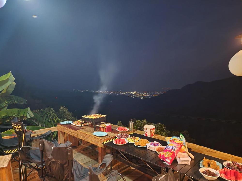 ไอเดียบ้านพักโครงไม้และบาร์ไม้ในบรรยากาศบนดอย ที่พักเรือนหอ ไว้เป็นไอเดียสร้างตากอากาศ รูปที่ 6