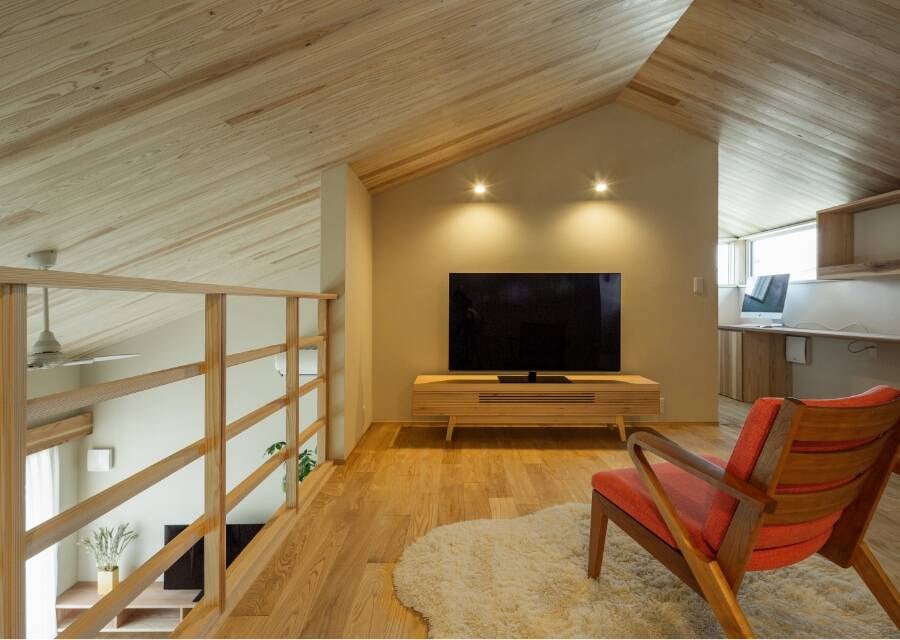 บ้านสไลต์ญี่ปุ่นชั้นครึ่งยกพื้นสูง สีไม้อ่อนอบอุ่นละมุน รูปที่ 11