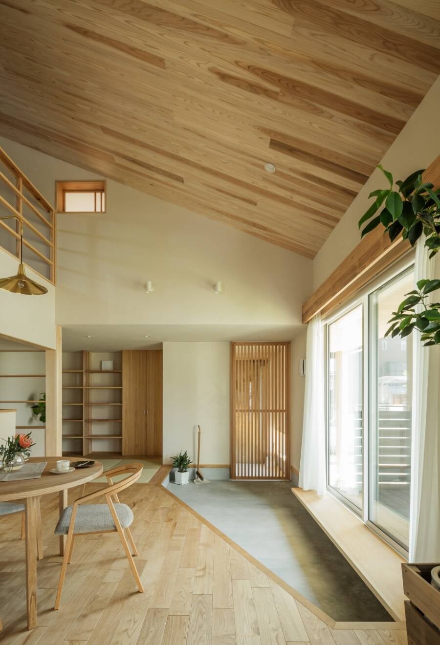 บ้านสไลต์ญี่ปุ่นชั้นครึ่งยกพื้นสูง สีไม้อ่อนอบอุ่นละมุน รูปที่ 6