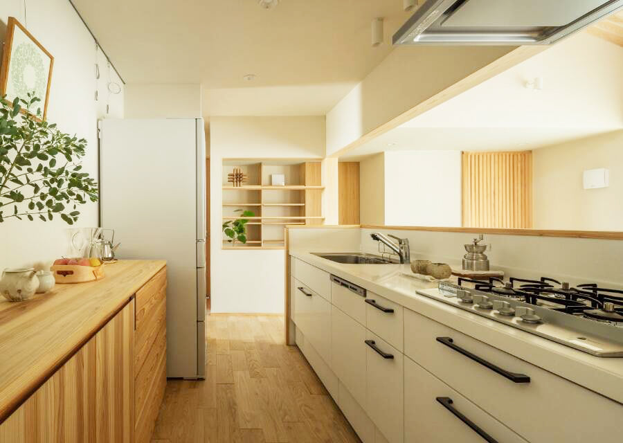 บ้านสไลต์ญี่ปุ่นชั้นครึ่งยกพื้นสูง สีไม้อ่อนอบอุ่นละมุน รูปที่ 9