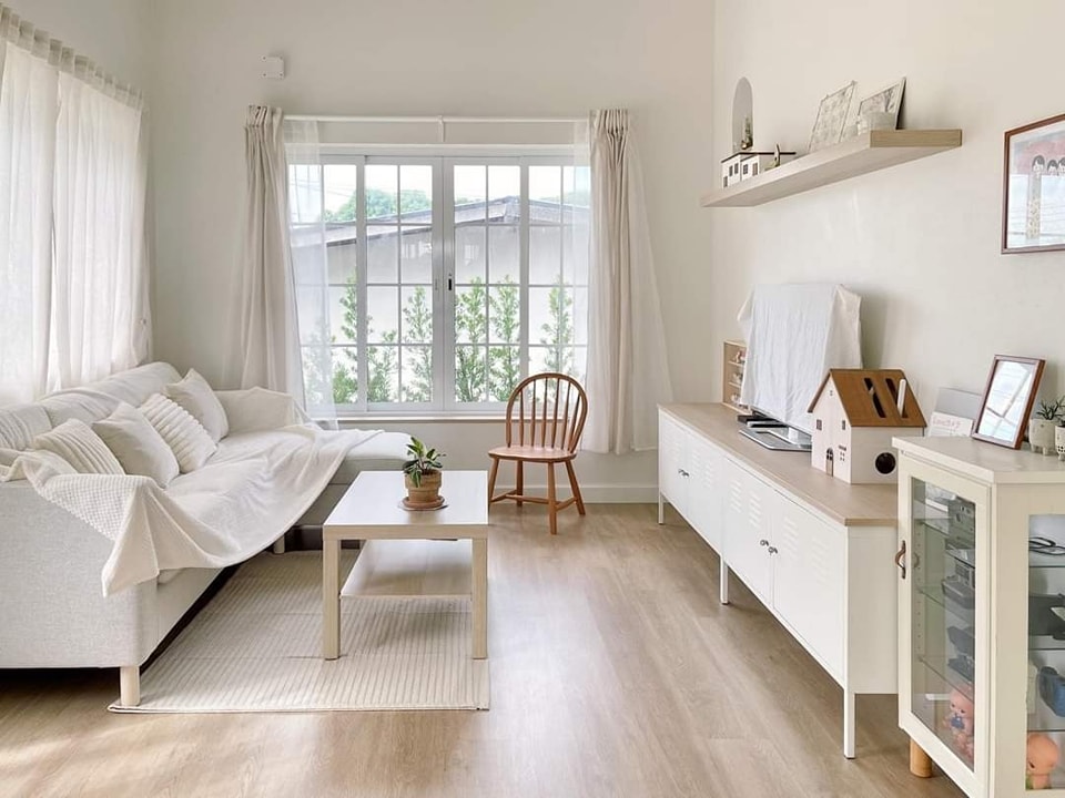 ไอเดียบ้านสวยพร้อมของแต่งในบ้านแบบมินิมอลโทนขาว และแต่งสวนรอบบ้าน รูปที่ 3