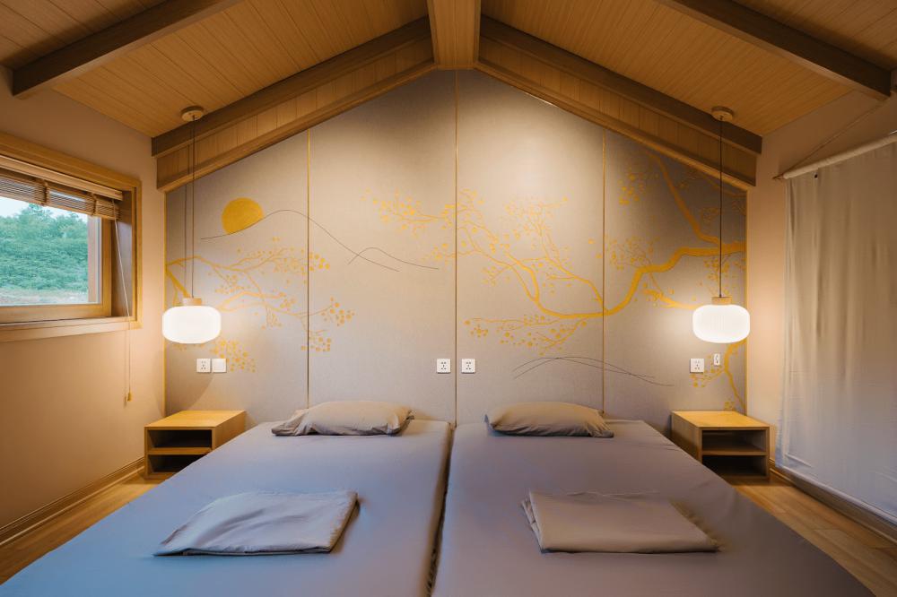 บ้านมินิมอลเนินเขา อบอุ่นน่าอยู่มาก โทนสีไม้มินิมอลมูจิ รูปที่ 12