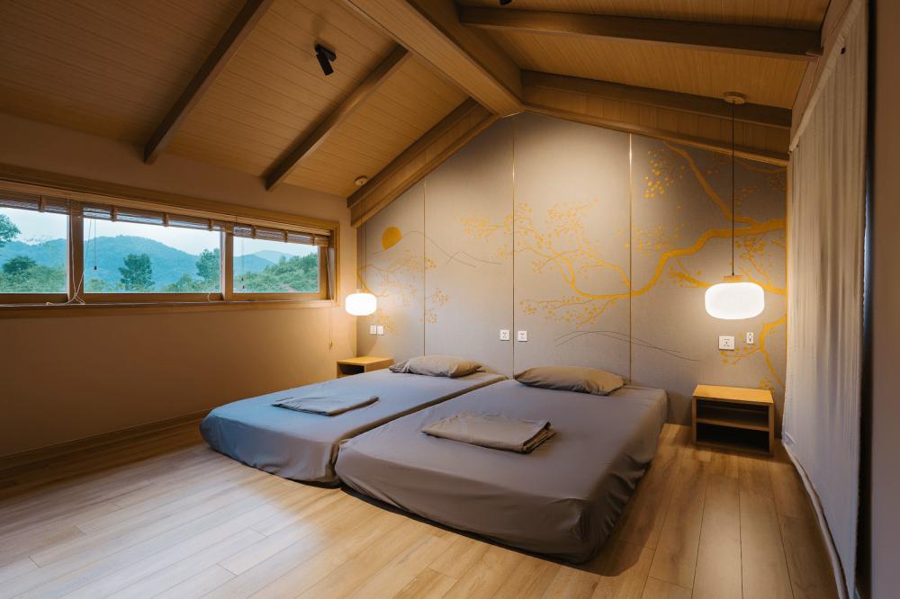 บ้านมินิมอลเนินเขา อบอุ่นน่าอยู่มาก โทนสีไม้มินิมอลมูจิ รูปที่ 15