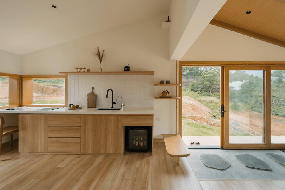 บ้านมินิมอลเนินเขา อบอุ่นน่าอยู่มาก โทนสีไม้มินิมอลมูจิ รูปที่ 3