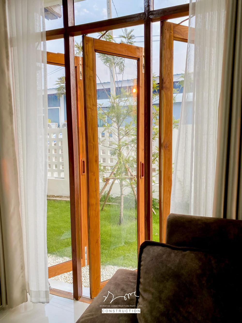 รีโนเวทปรับปรุงอาคารครึ่งปูนครึ่งไม้ชนบทให้กลายเป็นบ้านมินิมอล รูปที่ 10