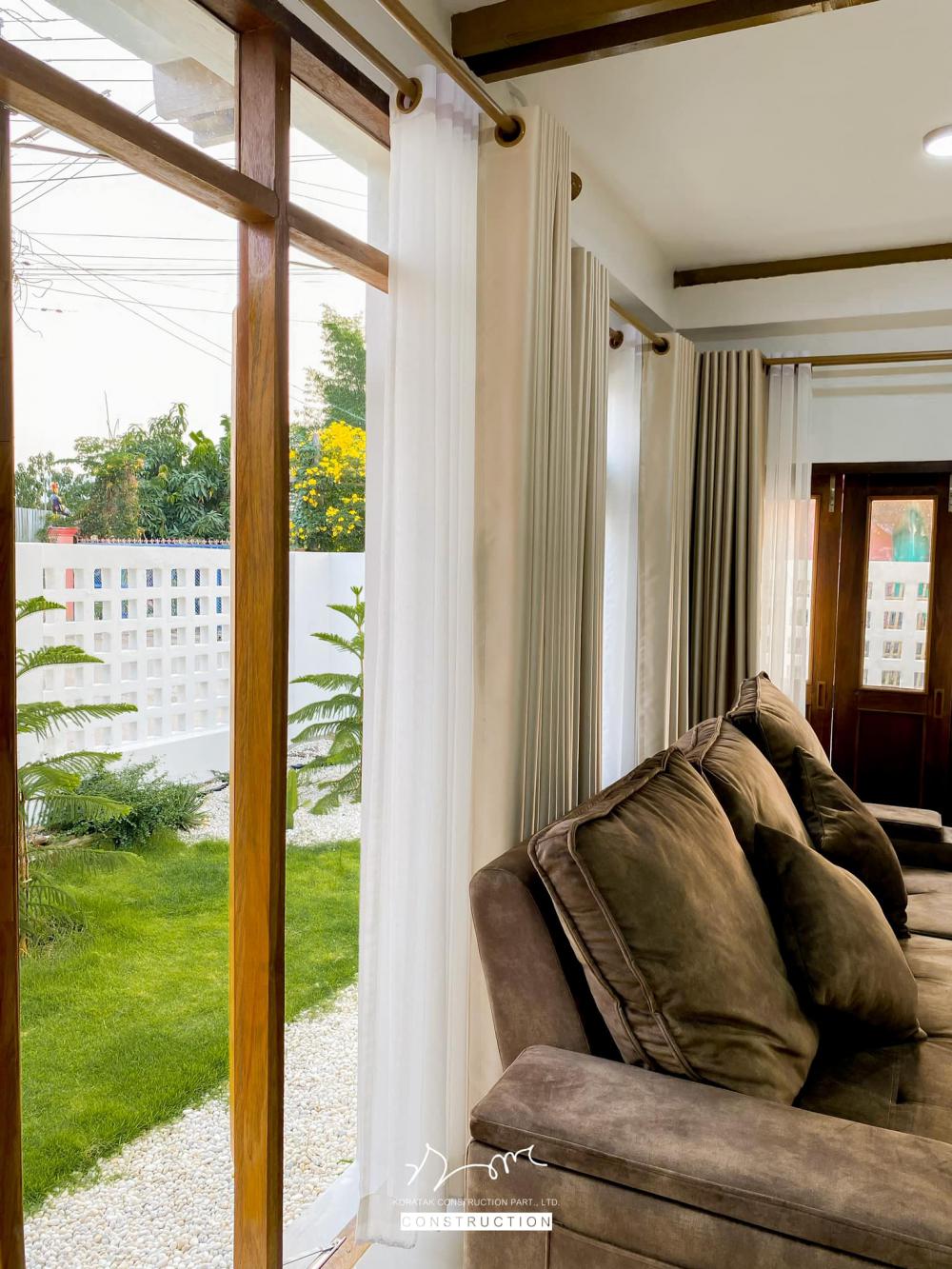 รีโนเวทปรับปรุงอาคารครึ่งปูนครึ่งไม้ชนบทให้กลายเป็นบ้านมินิมอล รูปที่ 23