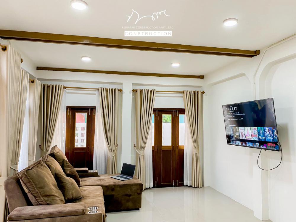 รีโนเวทปรับปรุงอาคารครึ่งปูนครึ่งไม้ชนบทให้กลายเป็นบ้านมินิมอล รูปที่ 6