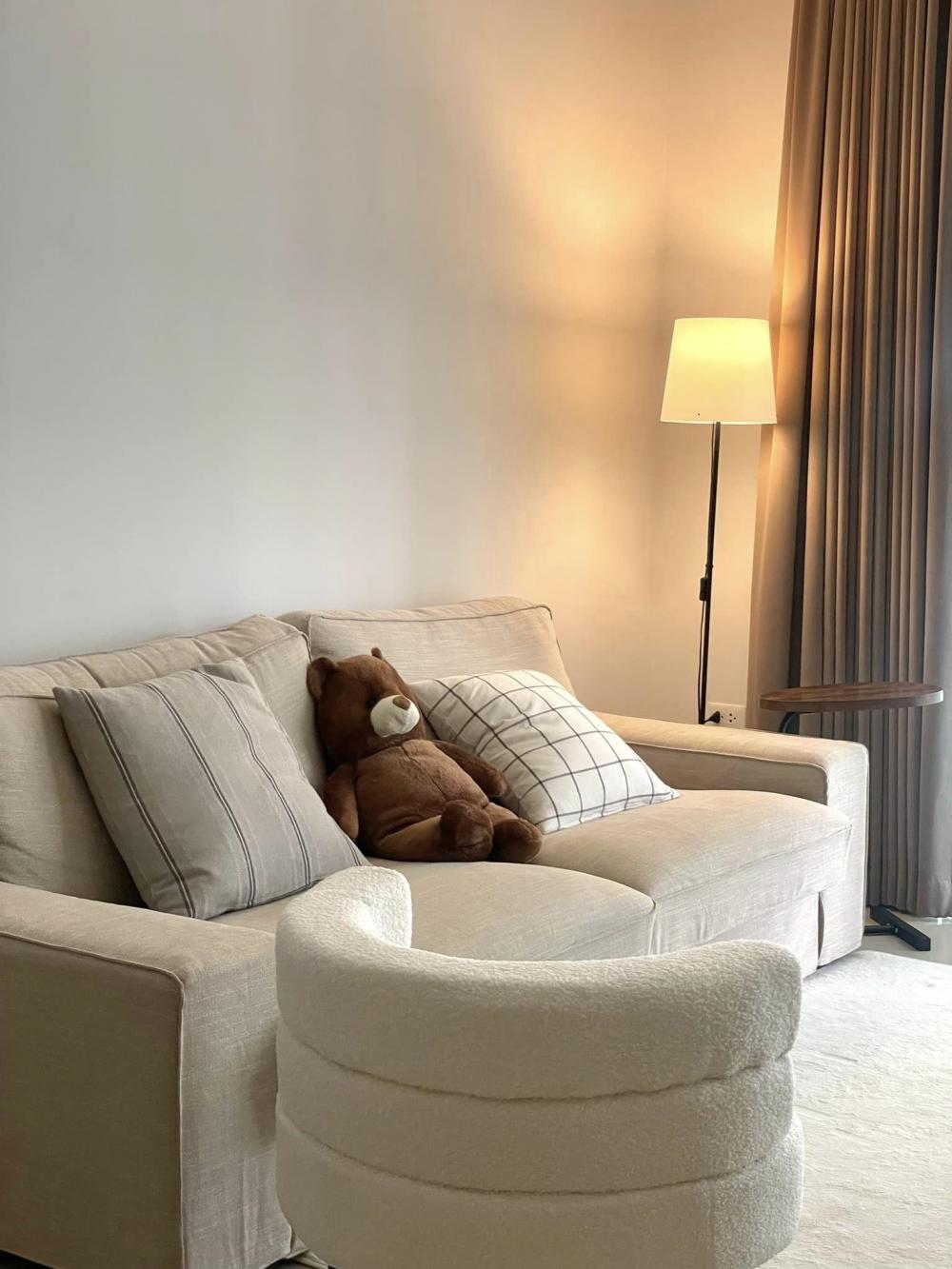 เเชร์ไอเดียแต่งบ้านโทนขาวไม้ ฉบับบ้านทาวน์โฮม รูปที่ 31