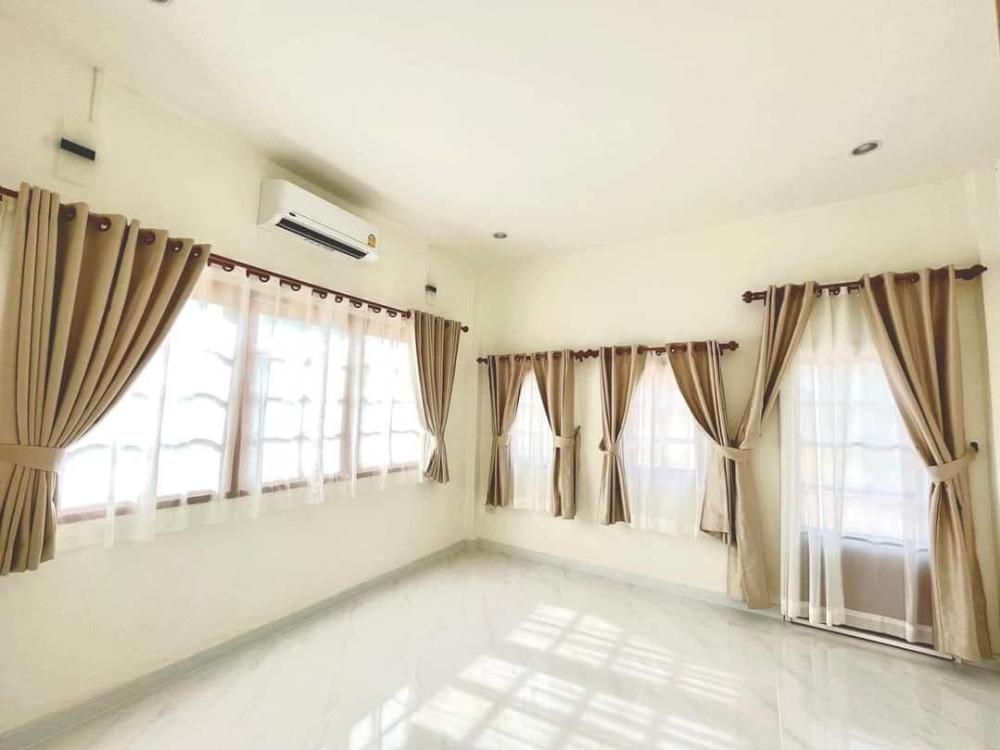 ไอเดียบ้านมินิมอลสองชั้น มีพื้นที่ดาดฟ้า รูปที่ 6