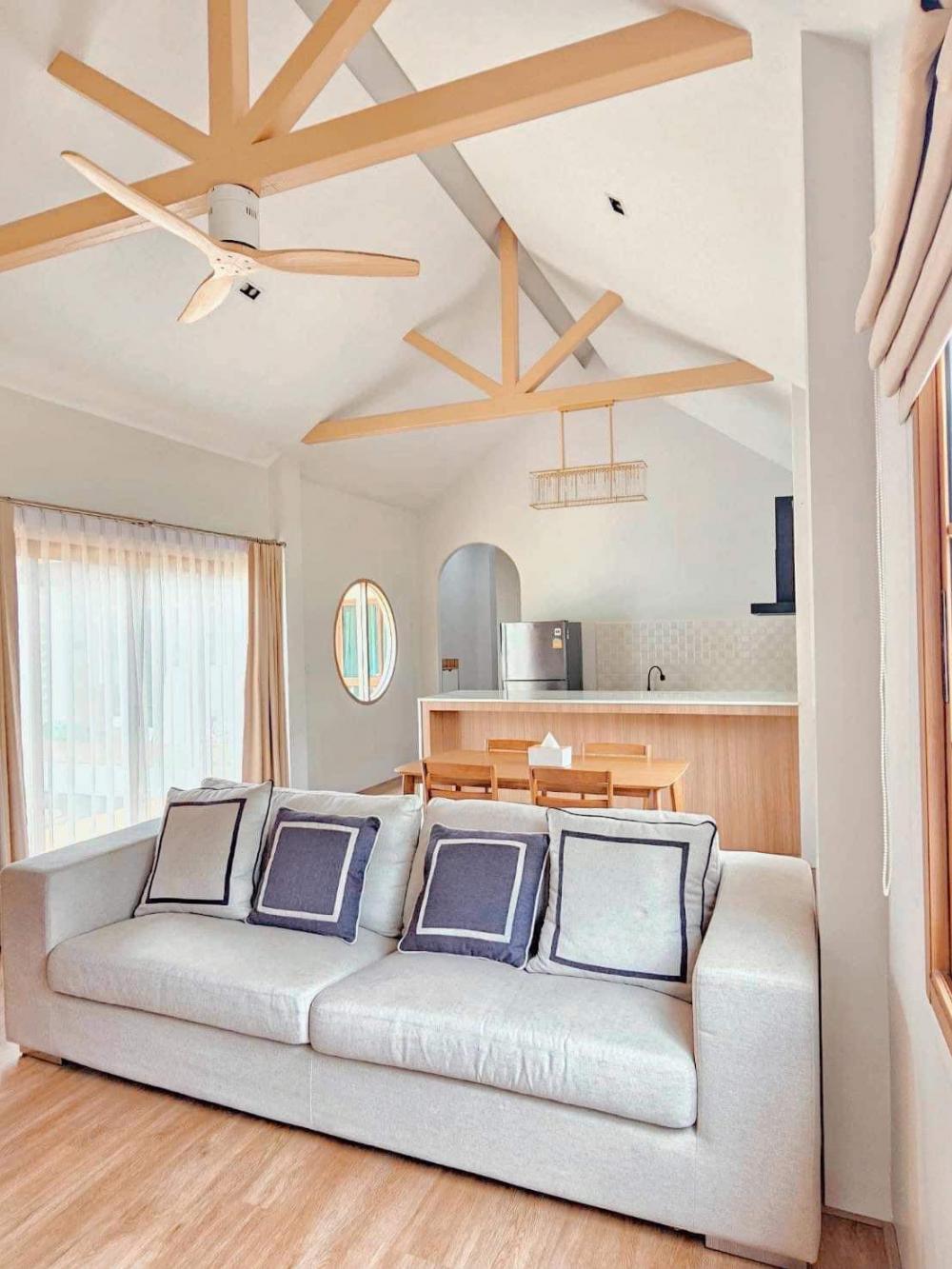 ไอเดียบ้านมินิมอลทรงตัวแอล กว้างขวางละมุนอบอุ่น รูปที่ 13