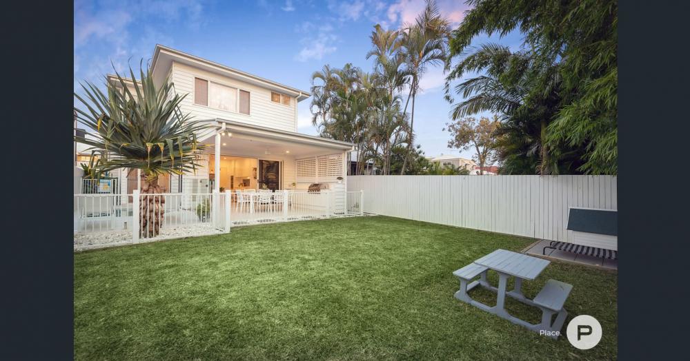 ไอเดียบ้านสวย 2 ชั้น โทนสีขาวละมุน รูปที่ 10