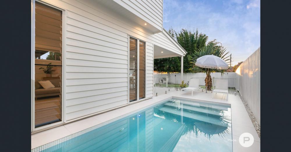 ไอเดียบ้านสวย 2 ชั้น โทนสีขาวละมุน รูปที่ 11