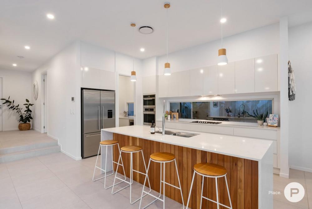 ไอเดียบ้านสวย 2 ชั้น โทนสีขาวละมุน รูปที่ 3