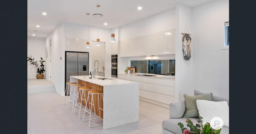 ไอเดียบ้านสวย 2 ชั้น โทนสีขาวละมุน รูปที่ 8