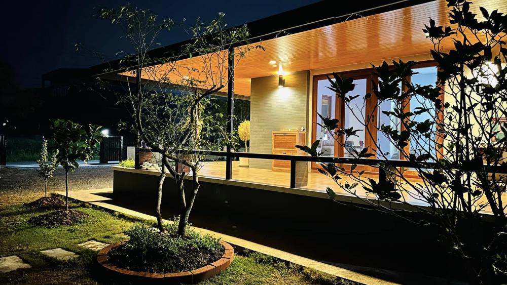 ไอเดียบ้านสไตล์ปั้นหยา เจ้าของสร้างมาแล้ว 3 ปี ให้ออกมาแบบ มินิมอลอเมซอน รูปที่ 17