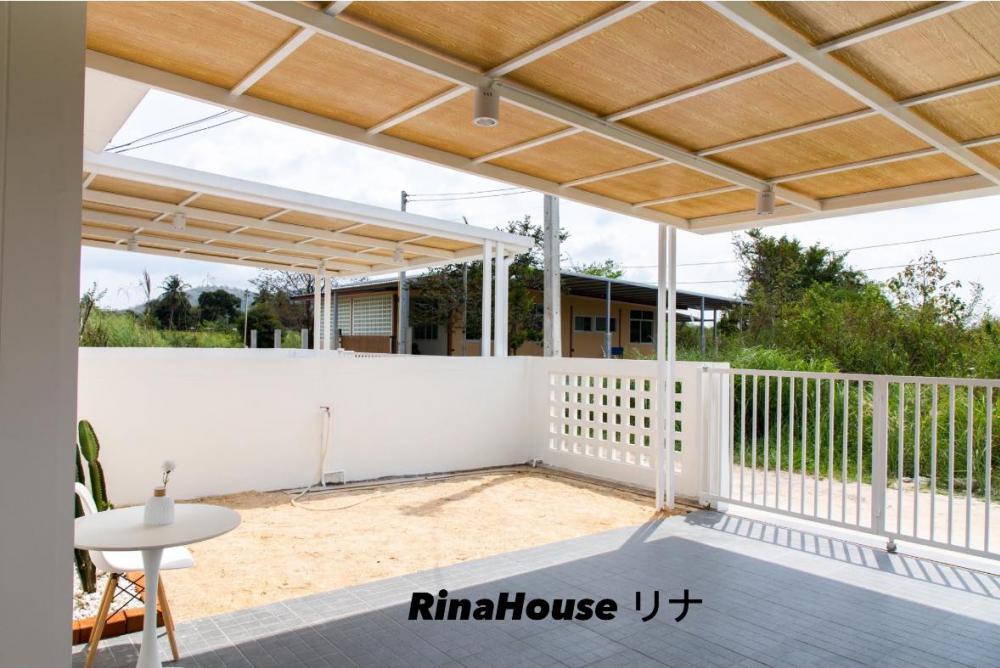 บ้านมินิมอลขนาดเล็ก ภายในมินิมอลน่าอยู่ น่ารักมาก และมีที่จอดรถด้านหน้า รูปที่ 4