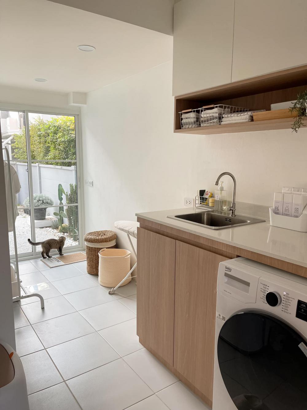 ไอเดียบ้านสไตล์มินิมอลตกแต่งภายในมินิมอล มีแมว อบอุ่น น่าอยู่ รูปที่ 10